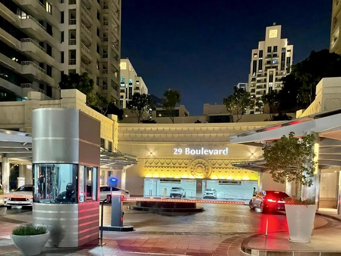 29 Boulevard By Emaar 1Br 4Min Walk To The Burj And Dubai Mall United Arab Emirates